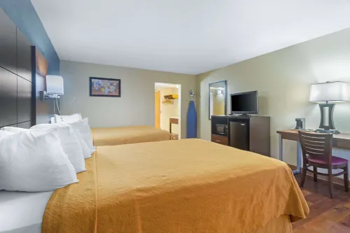 Econo Lodge Inn & Suites Gatlinburg at the Convention Center Photos