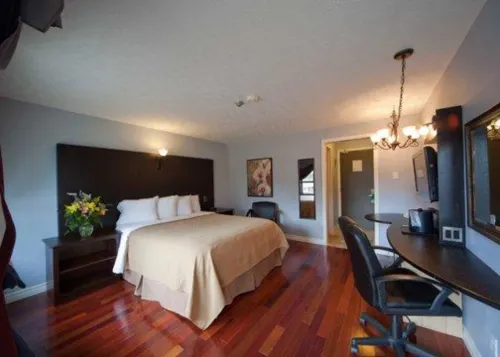 Quality Hotel Fallsview Cascade Photos