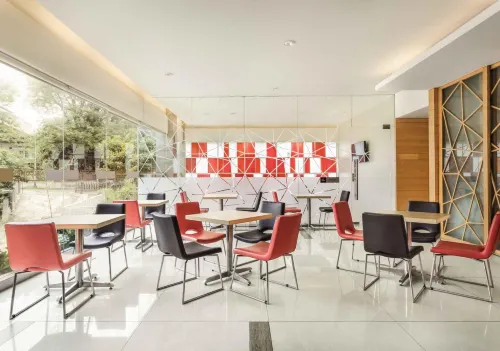 Ibis Balikpapan Restauration Photos