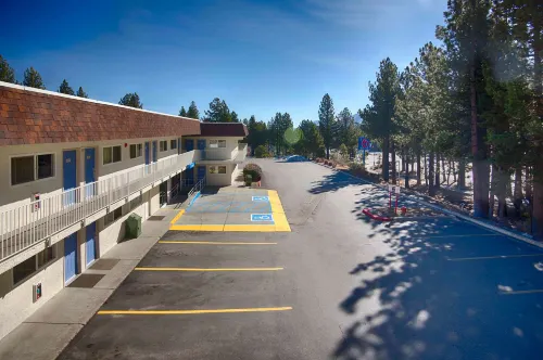 Motel 6 Mammoth Lakes, CA Espaces publics Photos