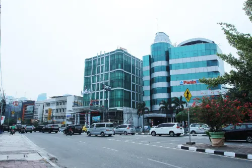Business Hotel Tomang À proximité de l'hôtel Photos