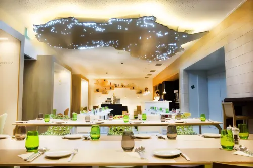 Seen Hotel Abidjan Plateau Restauration Photos