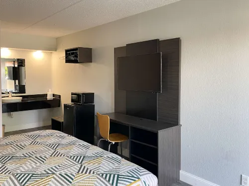 Motel 6 Memphis, TN - Downtown Photos