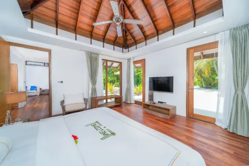 Hideaway Beach Resort & Spa Photos