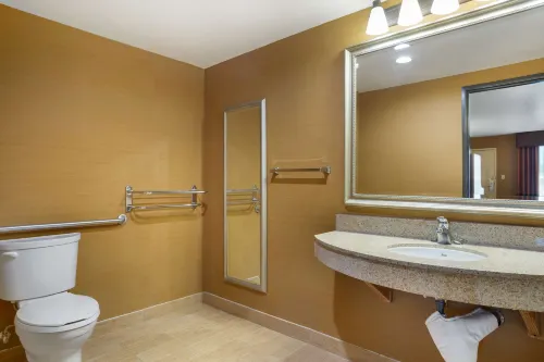 Best Western Exeter Inn  Suites Rooms Photos
