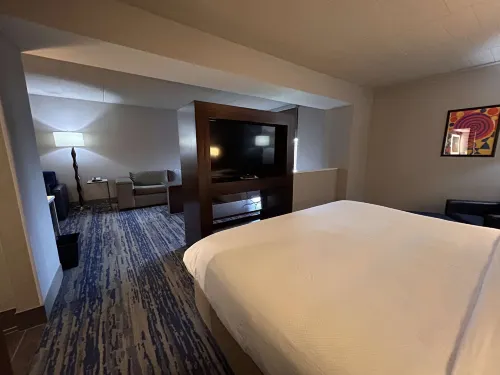 Skyline Hotel Detroit Airport, SureStay Collection by BW Huoneet Photos