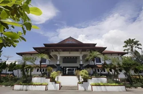 Bahari Inn Tegal Exterior Photos