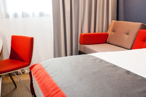 Holiday Inn Express Toulouse Airport Photos