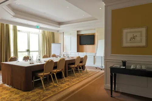 InterContinental Chantilly Chateau Mont Royal Business Facilities Photos