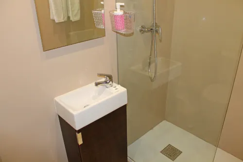Lunar Guest House Rooms Photos