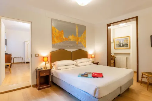 Hotel La Fenice et des Artistes Rooms Photos