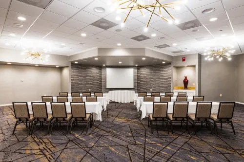Crowne Plaza Edison Business Facilities Photos