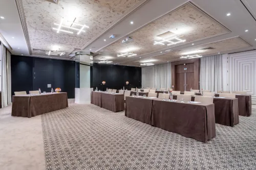InterContinental Hotels Paris - Champs-ELYSÉES Etoile Business Photos