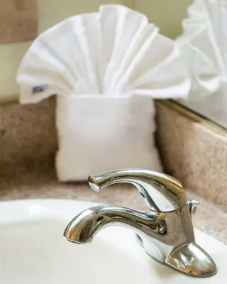 Howard Johnson by Wyndham Berkeley Photos