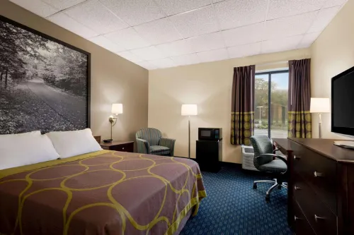 Super 8 by Wyndham Liverpool/Syracuse North Airport Rooms Photos