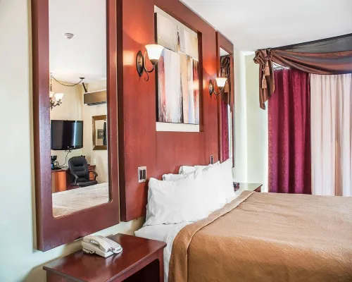 Quality Hotel Fallsview Cascade Rooms Photos