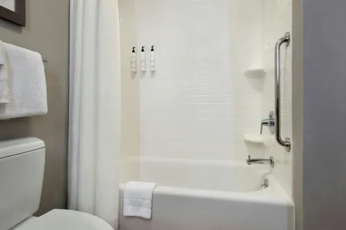 Fairfield Inn & Suites Great Barrington Lenox/Berkshires Rooms Photos
