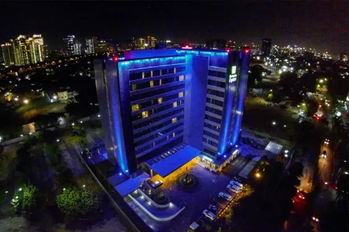 Holiday Inn Express Jakarta International Expo Exteriör Photos