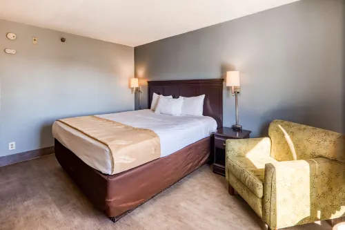 SureStay Plus Hotel by Best Western Durham Medical Center Zimmer Photos