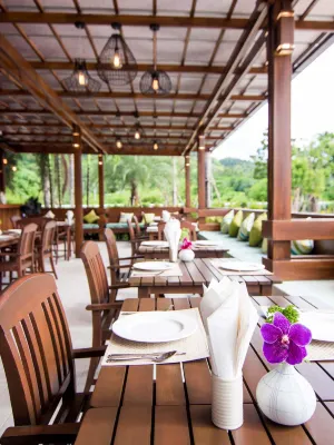 The Phu Beach Hotel Ăn uống Photos