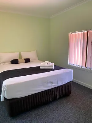 Lakeside Motel Waterfront Rooms Photos