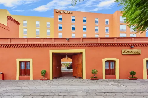 City Express by Marriott Puebla Centro Esterni Photos