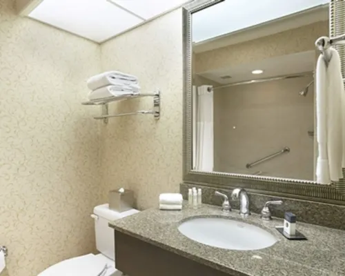 DoubleTree by Hilton Ontario Airport Chambres Photos