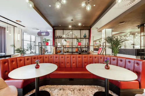 Radisson Hotel and Conf Centre London Heathrow Public Areas Photos