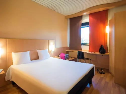 Hotel Ibis Milano Ca' Granda Phòng Photos
