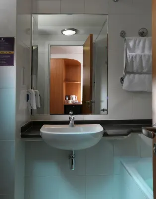 Premier Inn Dubai Ibn Battuta Mall Photos