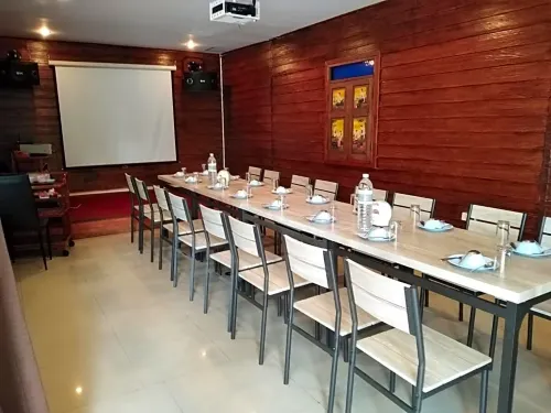 PIMPIMARN BEACH HOTEL Business Photos
