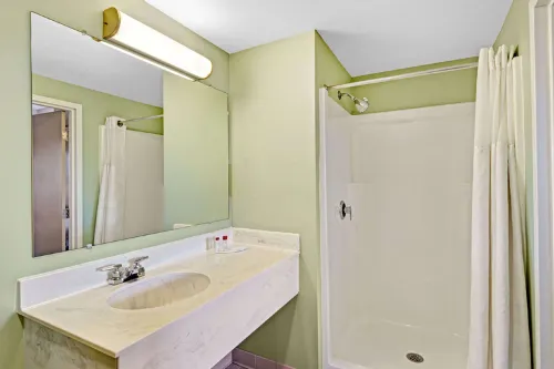 Ramada by Wyndham Saco/Old Orchard Beach Area Rooms Photos