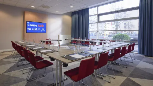 Holiday Inn Express Frankfurt Messe Business Photos