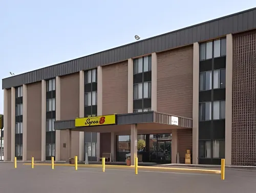 Super 8 by Wyndham Liverpool/Syracuse North Airport Exterior Photos
