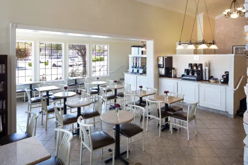 The Marina Inn on San Francisco Bay Makanan Photos