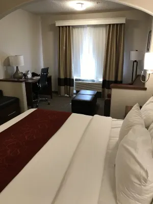 Comfort Suites Near Six Flags Magic Mountain Photos