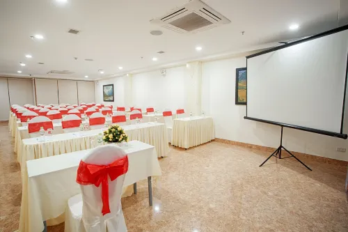 Titan Hotel Da Nang Business Photos