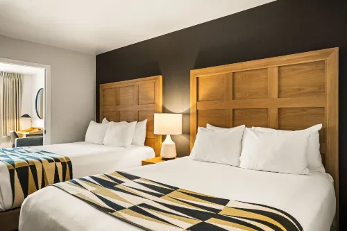 Oxford Suites Redding Rooms Photos