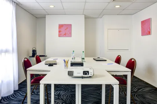 Novotel Paris Suresnes Longchamp Business Facilities Photos