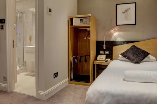 Best Western Buckingham Palace Rd Photos