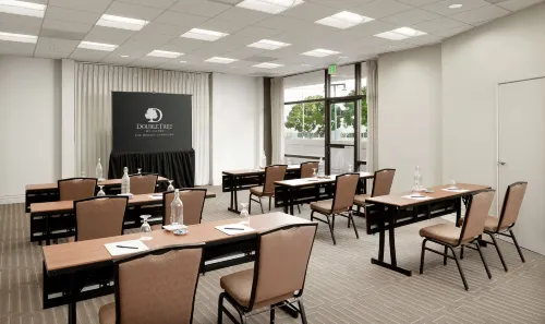 Doubletree by Hilton Los Angeles Downtown Business Facilities Photos