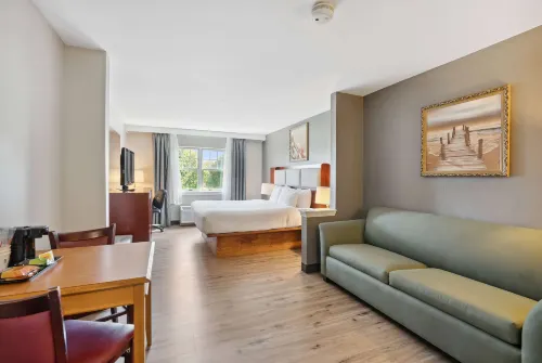 Ramada by Wyndham Saco/Old Orchard Beach Area Rooms Photos