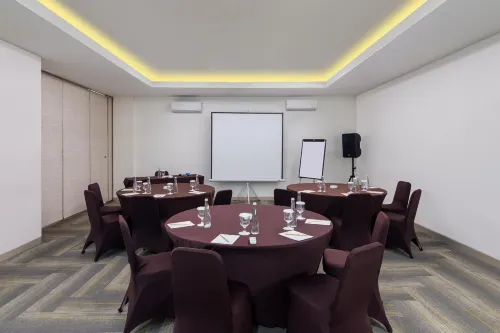 Amaris Hotel Pancoran Business Photos