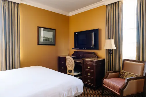 The Lafayette New Orleans by Kasa Rooms Photos