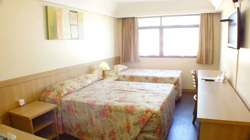 Hotel Golden Park Curitiba by Nacional Inn Camere Photos