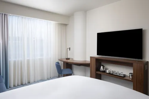Hampton by Hilton London Gatwick Airport Rooms Photos