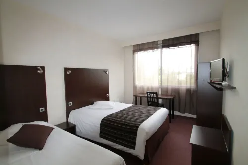 Adonis Lyon Est Hôtel Artys Chambres Photos