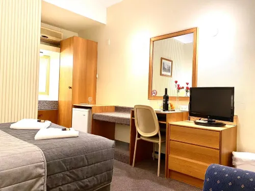 Gateway Motor Inn Rooms Photos