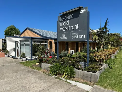 Lakeside Motel Waterfront Extérieur Photos