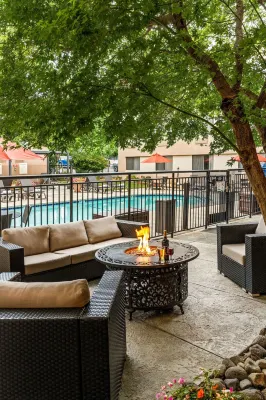 Oxford Suites Redding Public Areas Photos